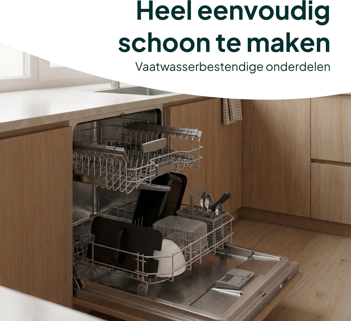 Een open vaatwasser met rekken vol vaat en keukengerei.