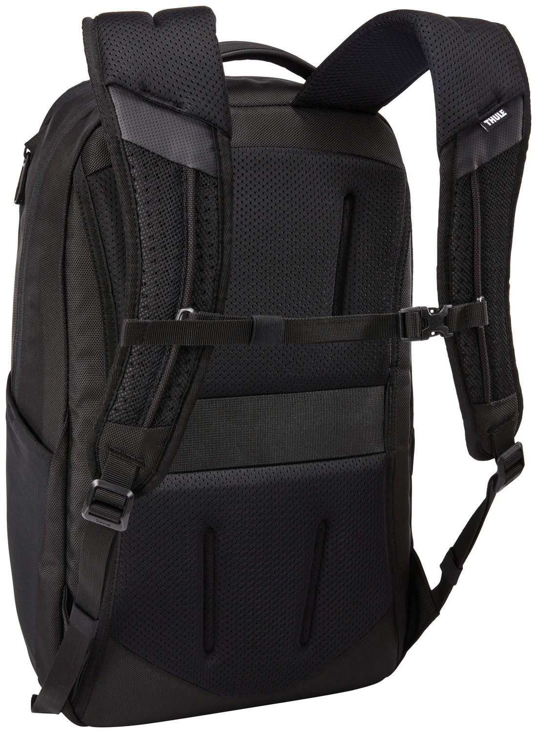 Rückansicht eines schwarzen Rucksacks mit gepolsterten Trägern und Brustgurt.