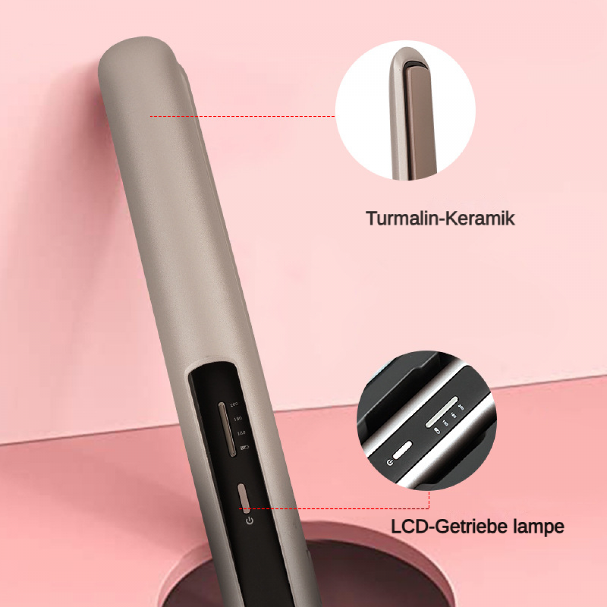 Ein silberner Haarglätter mit LCD-Anzeige und Turmalin-Keramikplatten.