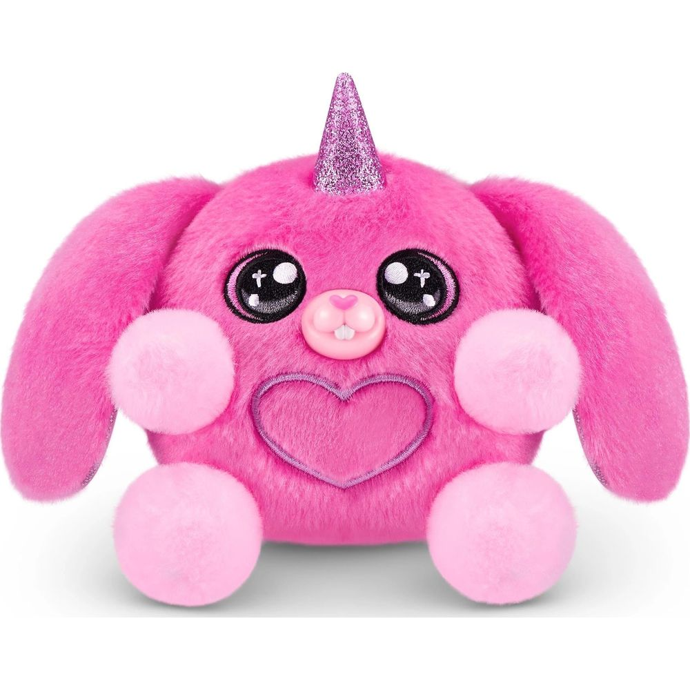 Un peluche morbido coniglio-unicorno rosa con occhi grandi e un cuore.
