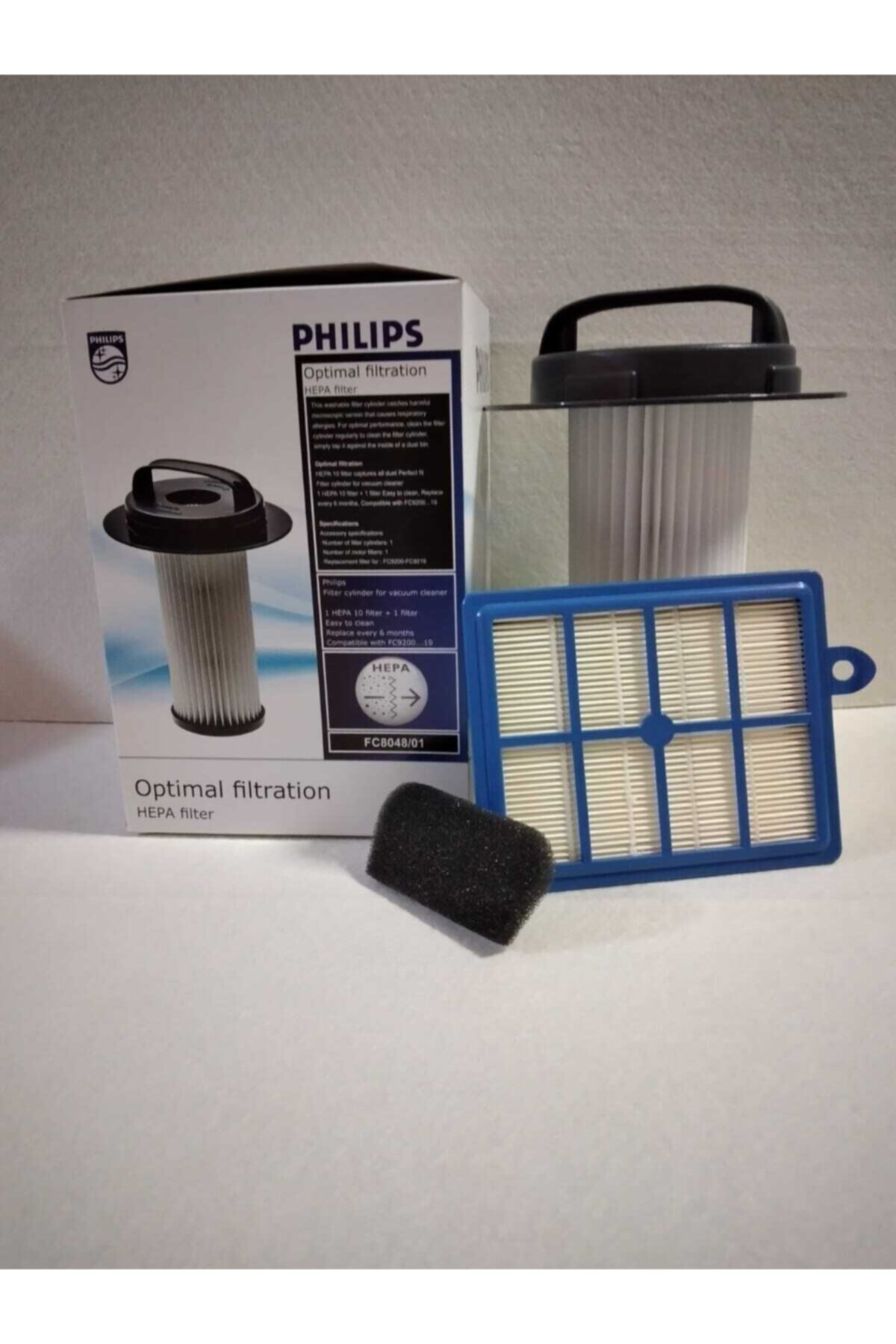 Philips HEPA filtre seti, bir yuvarlak ve bir dikdörtgen filtreli.