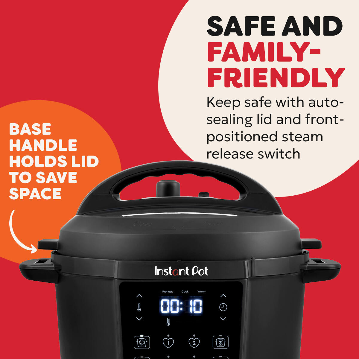 Czarny Instant Pot z napisem "SAFE AND FAMILY-FRIENDLY". Podstawa z uchwytem na pokrywkę.