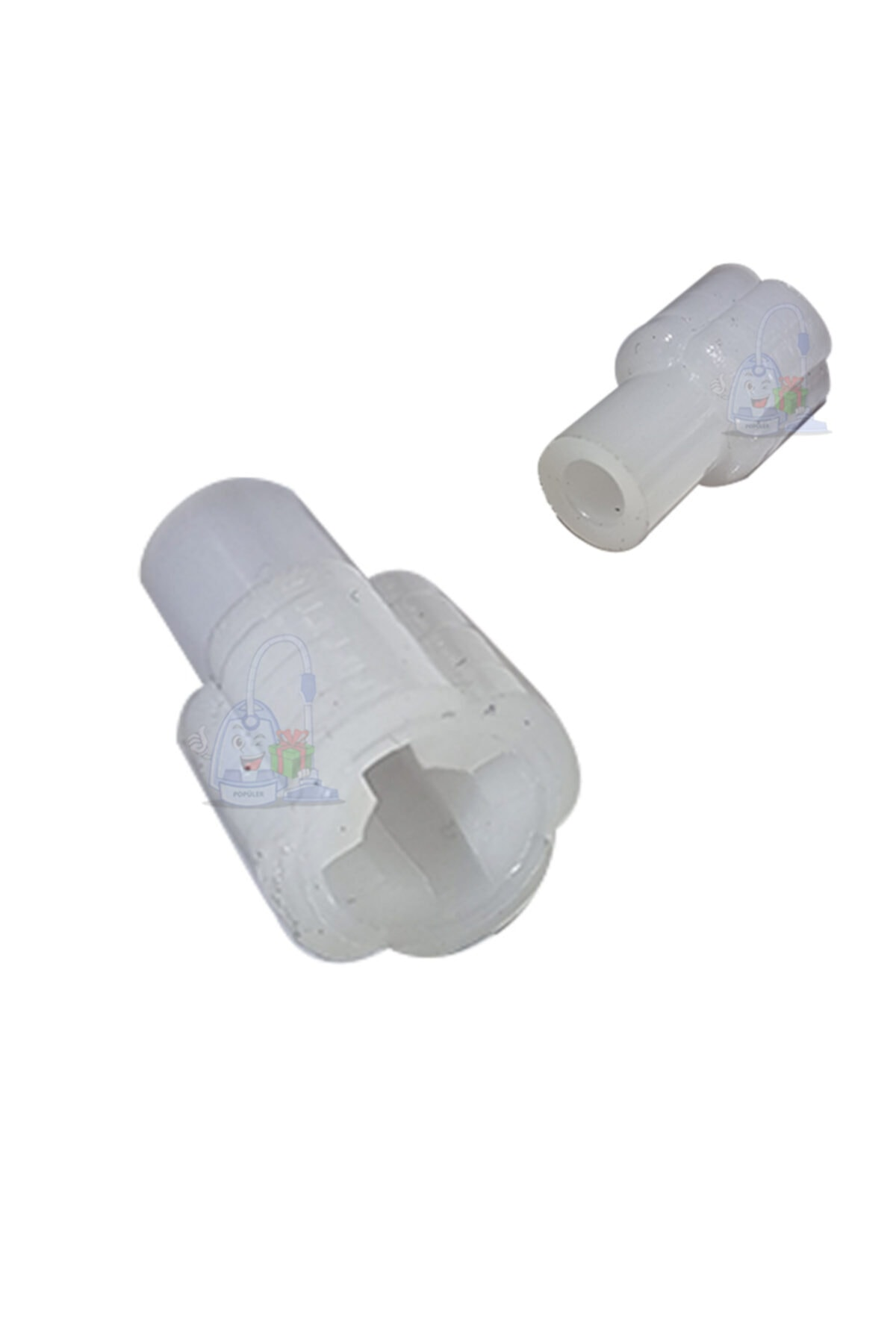 Yanda bir yuvası olan iki beyaz plastik parça, beyaz arka plan üzerinde.