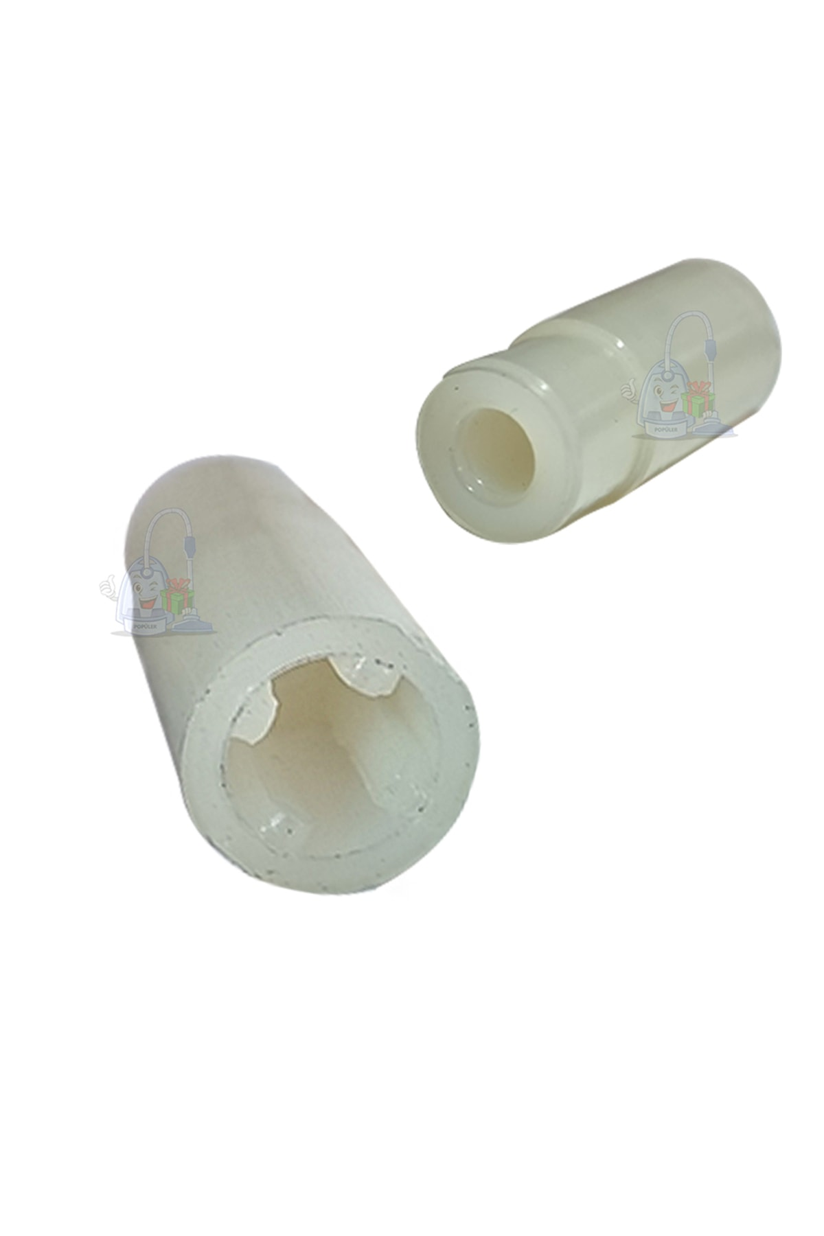 İki beyaz plastik parça, biri yakın, diğeri uzakta, beyaz arka plan üzerinde.
