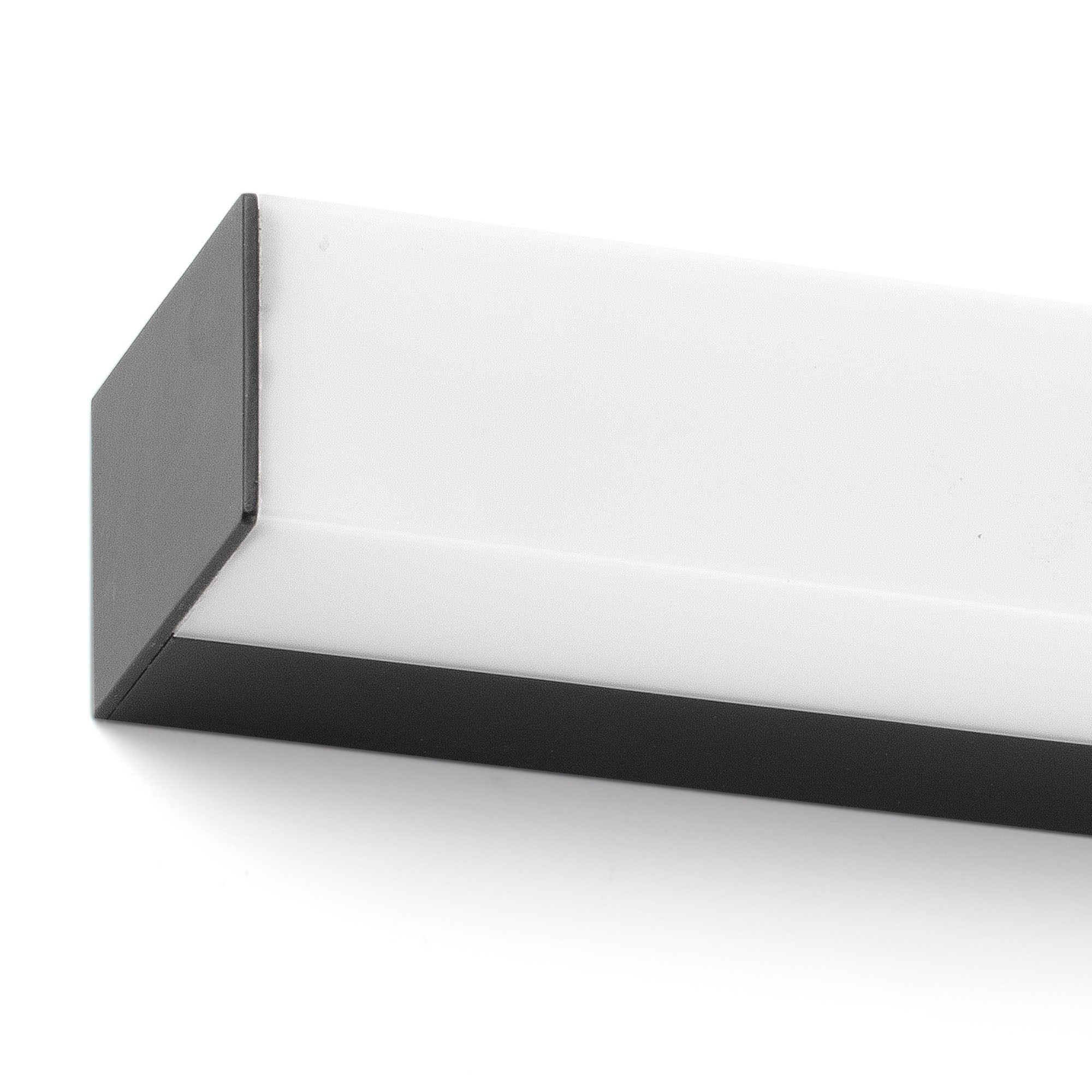 Un oggetto bianco con bordo nero, isolato su sfondo bianco.