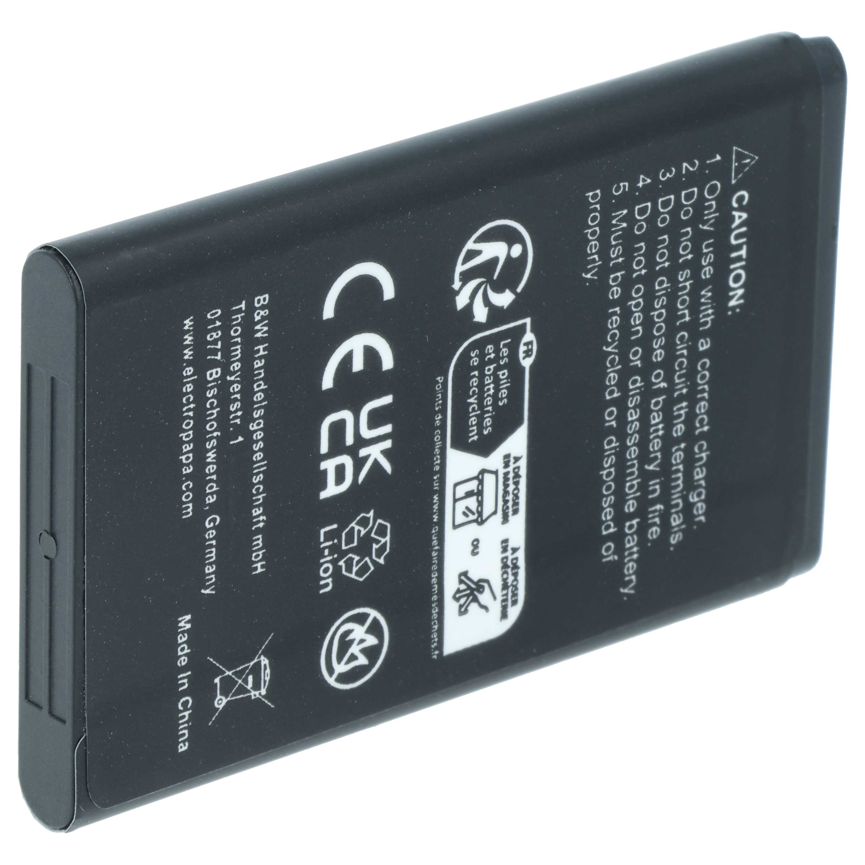 Schwarzer Lithium-Ionen-Akku mit Warnhinweisen und Recycling-Symbolen.