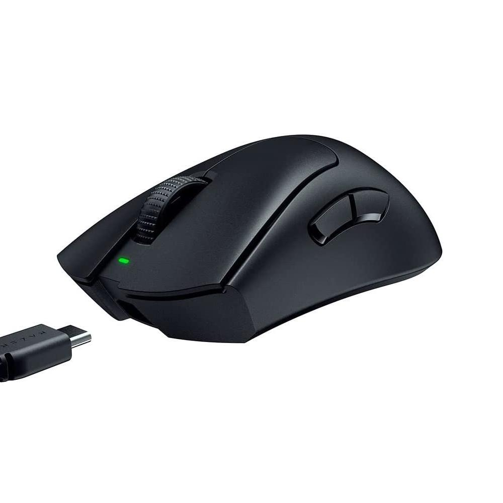 Siyah Razer fare, USB-C kablolu ve yeşil LED göstergeli.