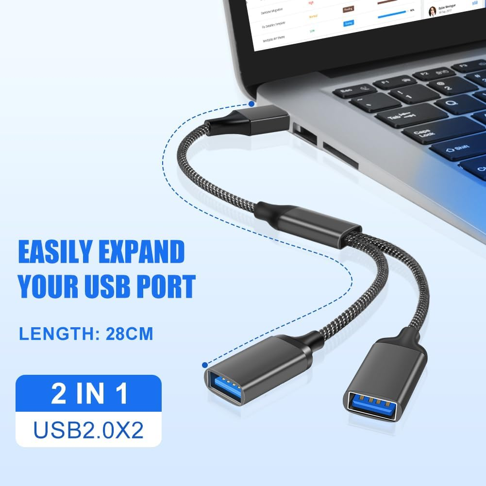 Ein USB-Splitter mit zwei USB-Anschlüssen, der an einen Laptop angeschlossen ist.