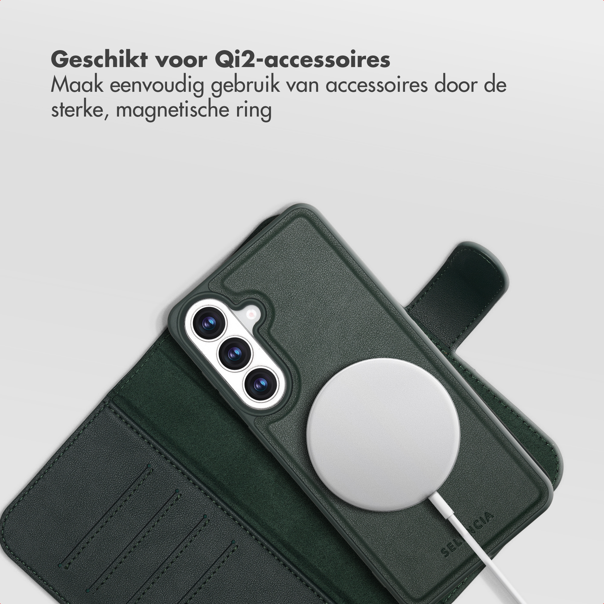 Coque de téléphone vert foncé avec trois caméras et anneau magnétique.
