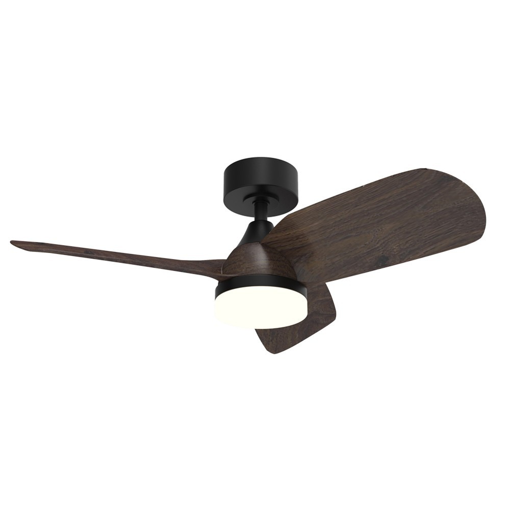Un ventilador de techo moderno con tres aspas de madera y luz LED integrada.