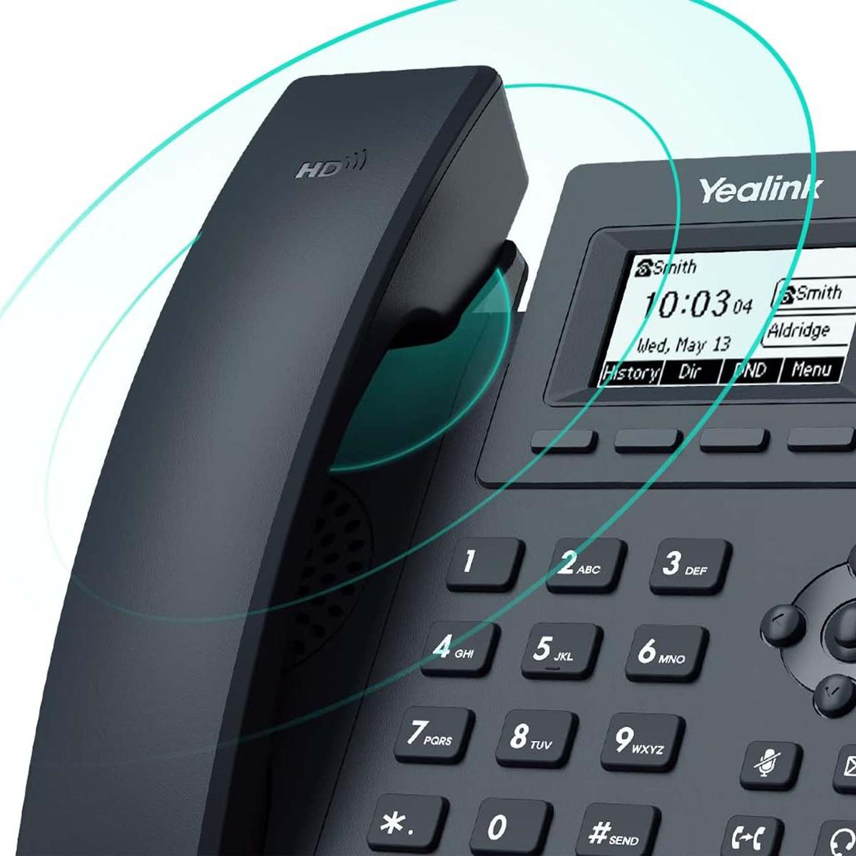 Işıklı ekranı ve düğmeleri olan siyah bir Yealink telefon.