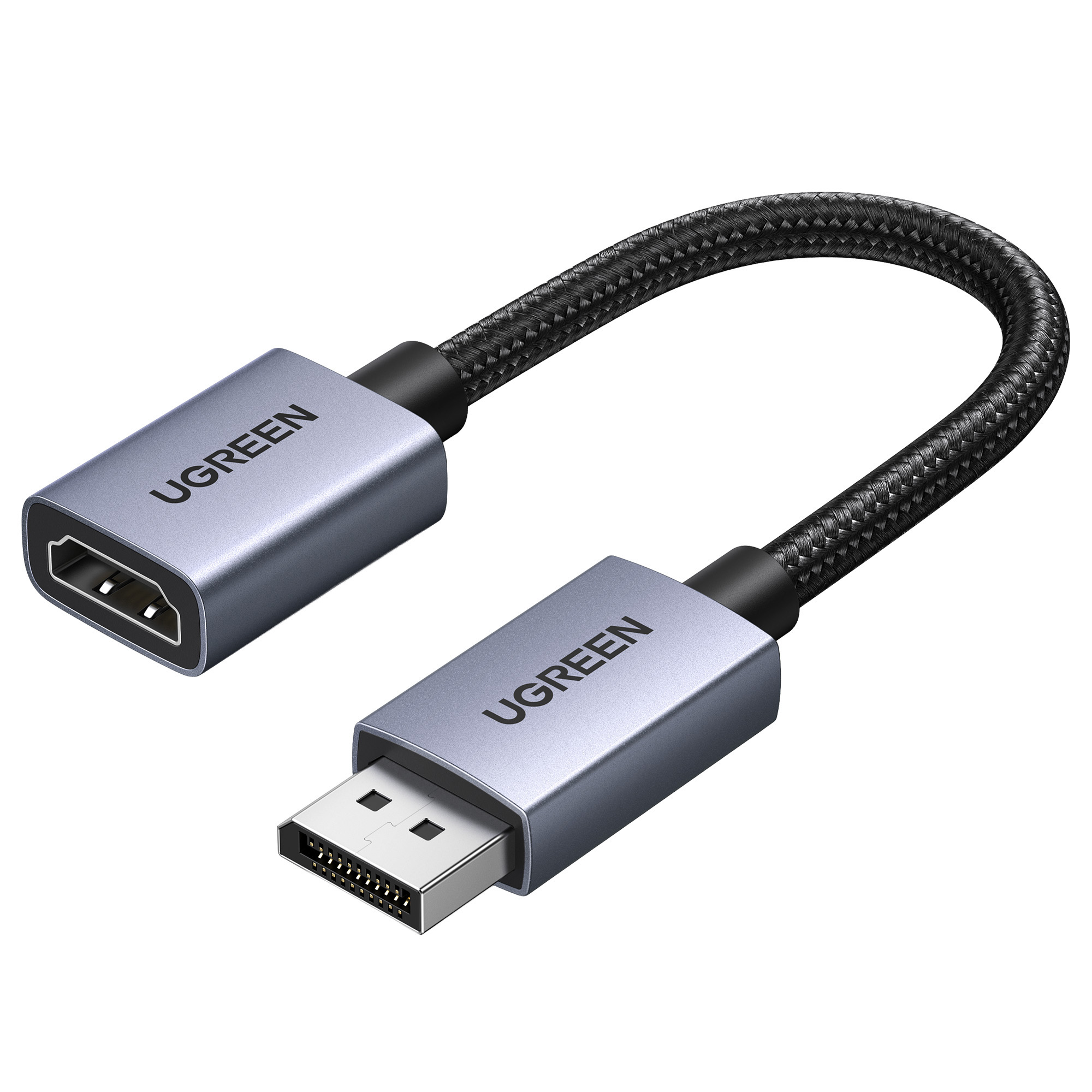 Un adattatore UGREEN da DisplayPort a HDMI grigio con cavo intrecciato nero.