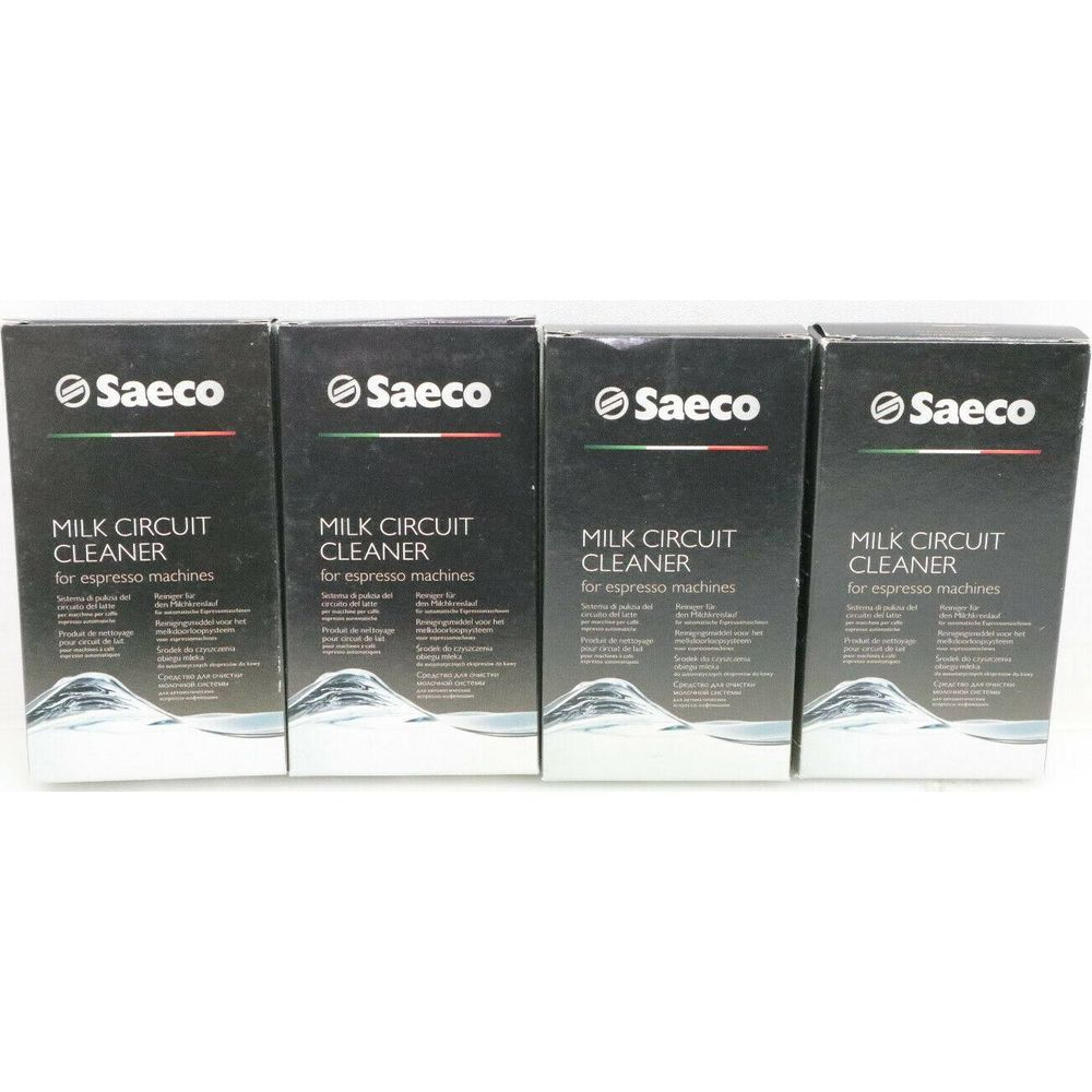 Vier Saeco Milchsystem-Reiniger-Verpackungen nebeneinander, mit Text und Bild.