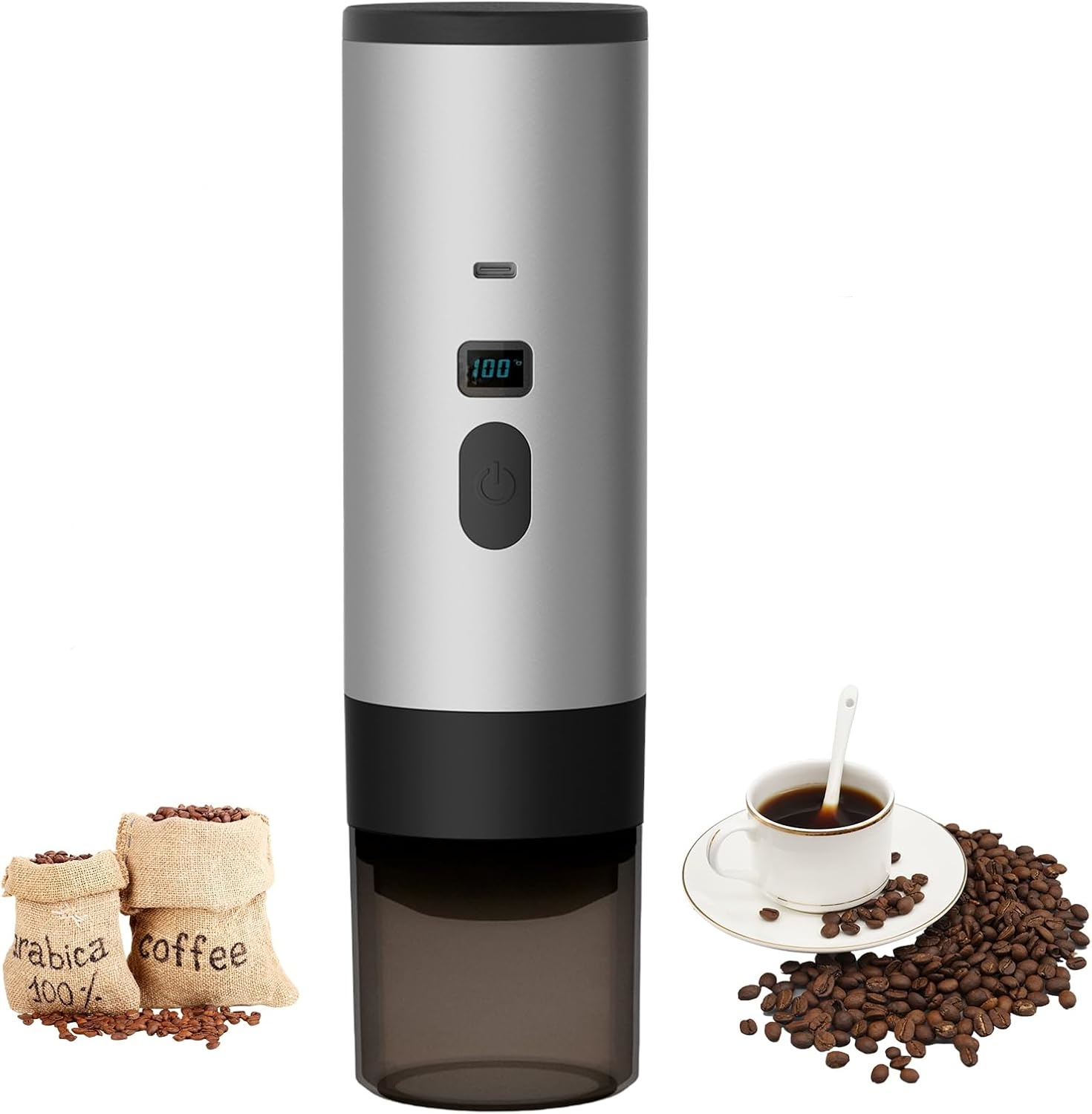 Silberner Kaffeemühle mit Kaffeebohnen, zwei Säcken und einer Tasse Kaffee.
