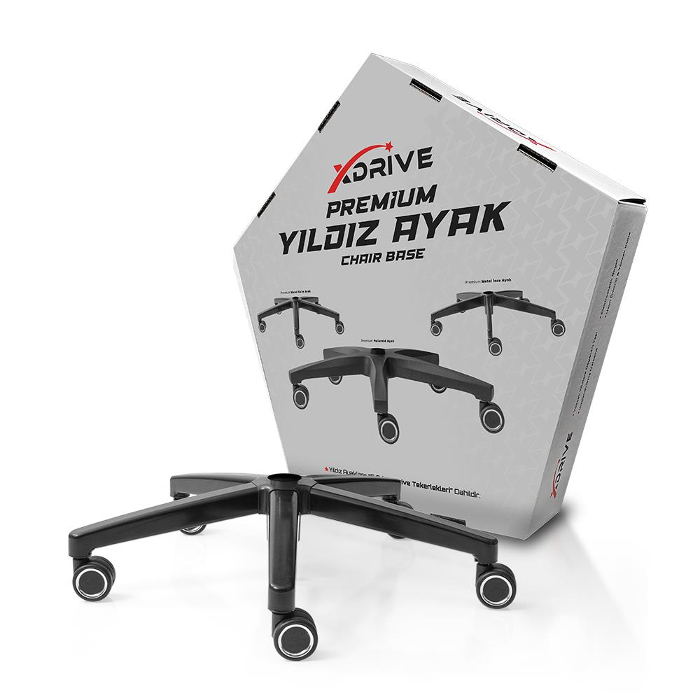 Tekerlekli siyah yıldız şeklinde sandalye ayağı, XDRIVE logolu bir kutunun önünde duruyor.