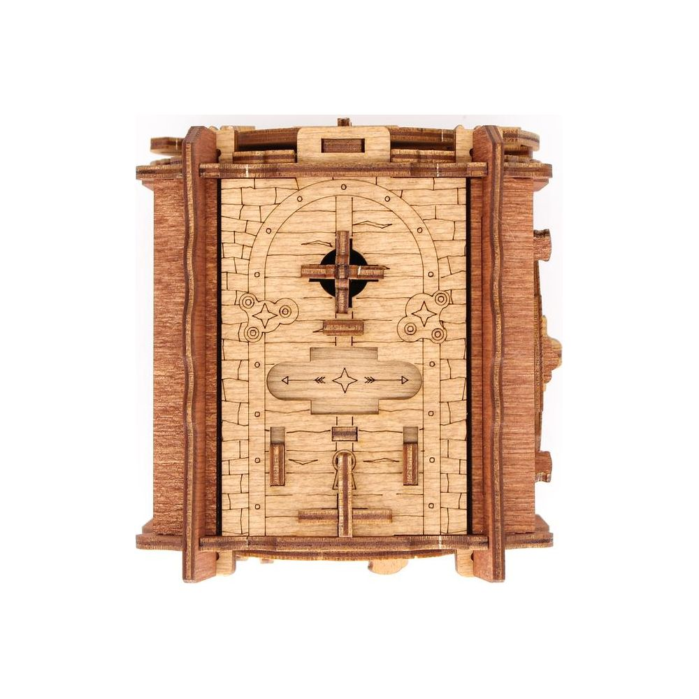 Una caja de rompecabezas de madera con detalles intrincados, con una cruz y flechas.