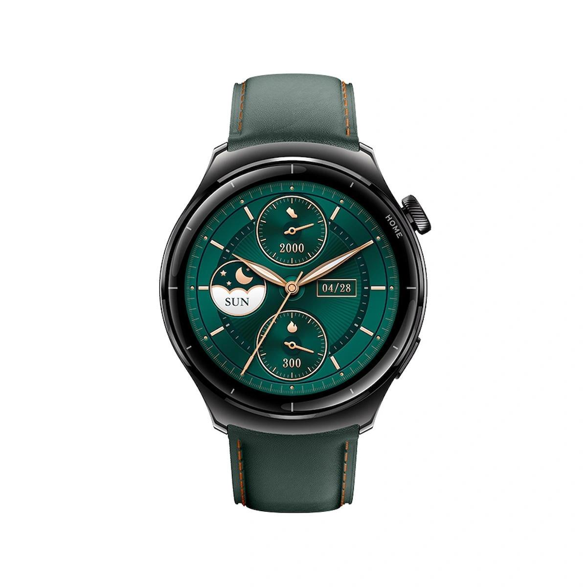 Smartwatch verde con cinturino in pelle, display digitale 04/28 e sole.