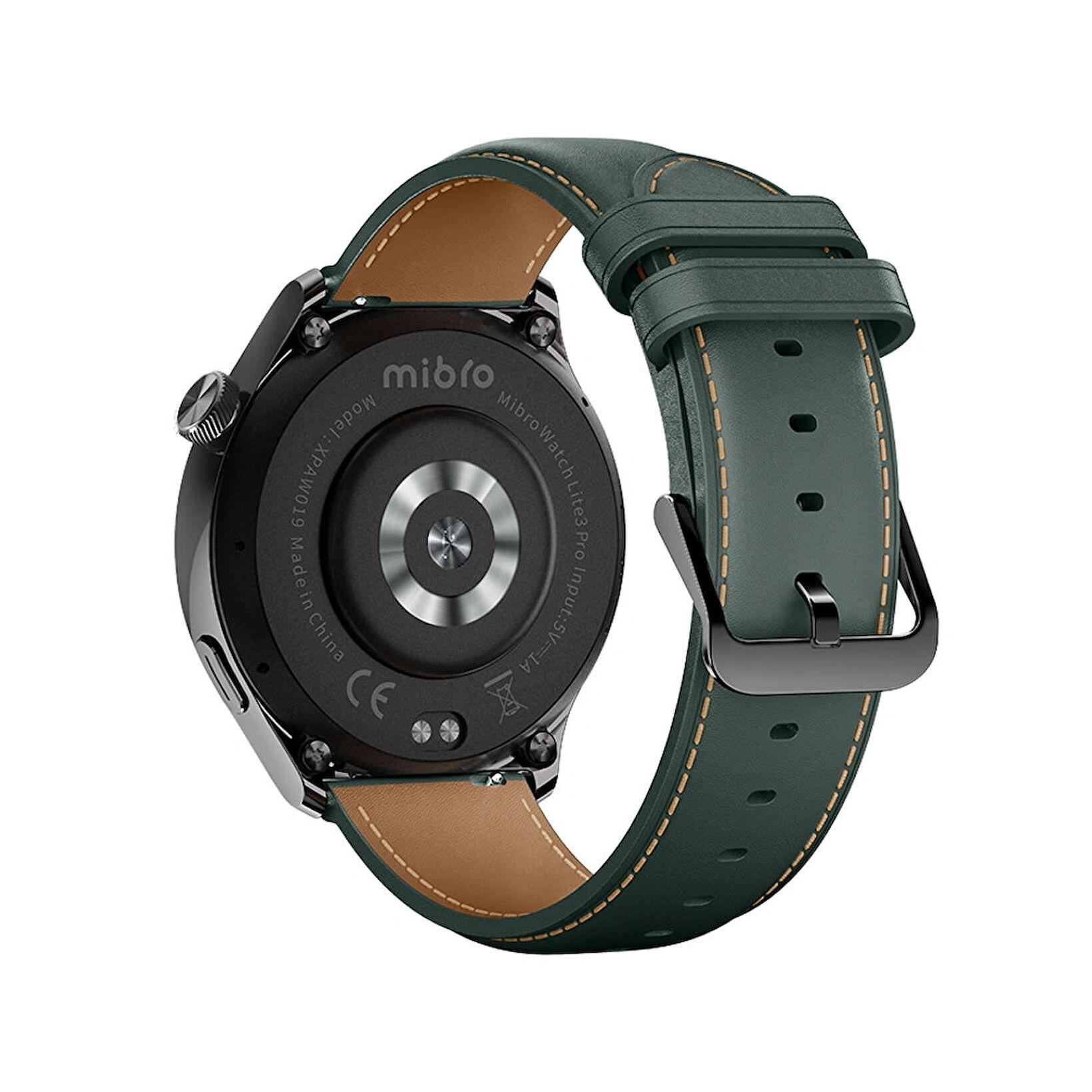 Retro di uno smartwatch verde con cinturino in pelle e fibbia nera.