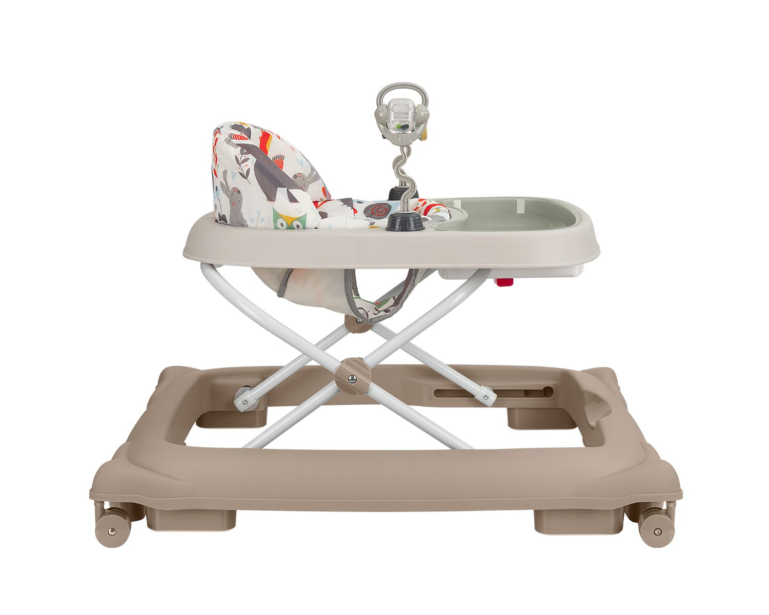 Ein beiger Baby-Gehwagen mit bunten Tiermotiven auf dem Sitz und Spielzeug.