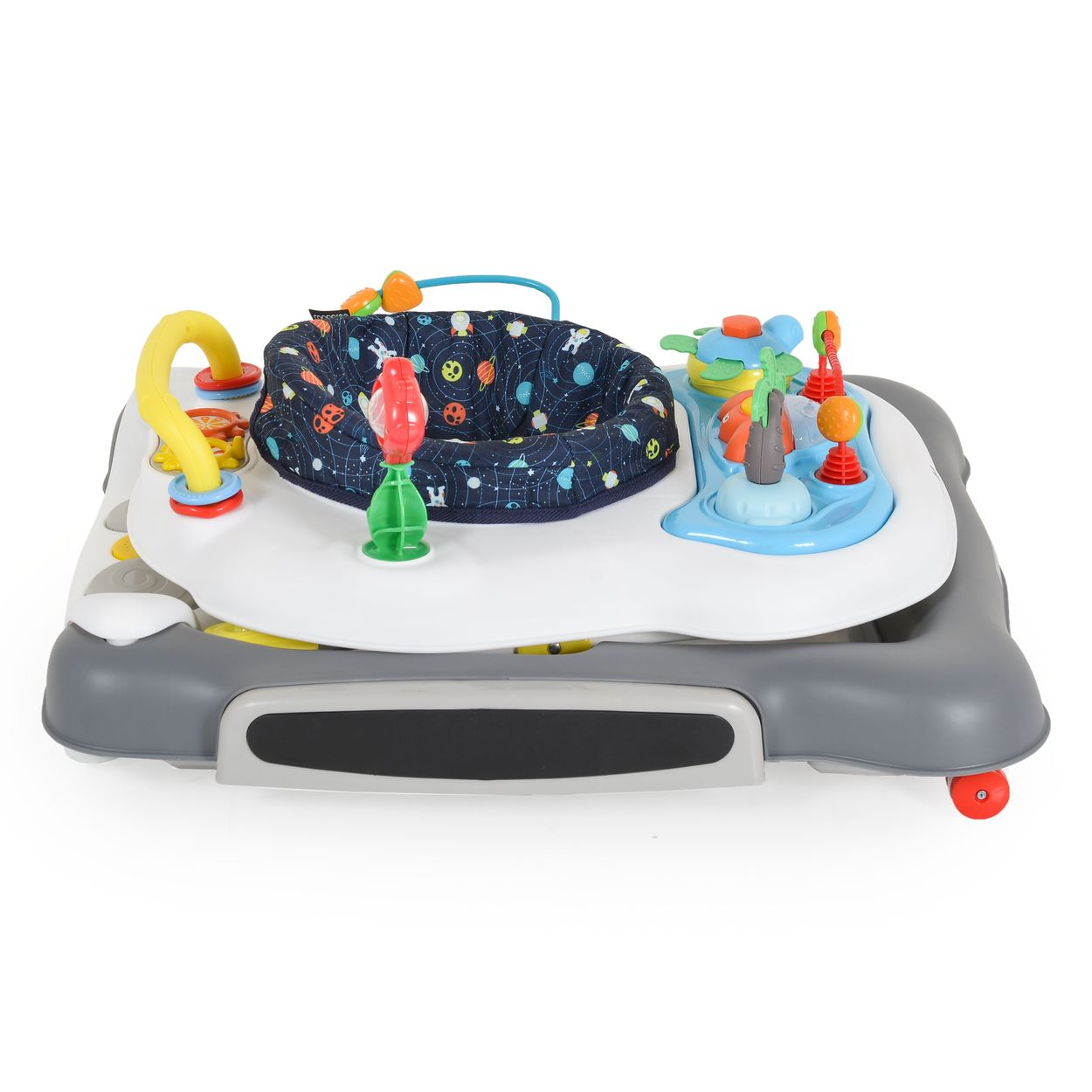 Ein Baby-Gehwagen mit Weltraum-Thema, Sitz und Spielzeug.