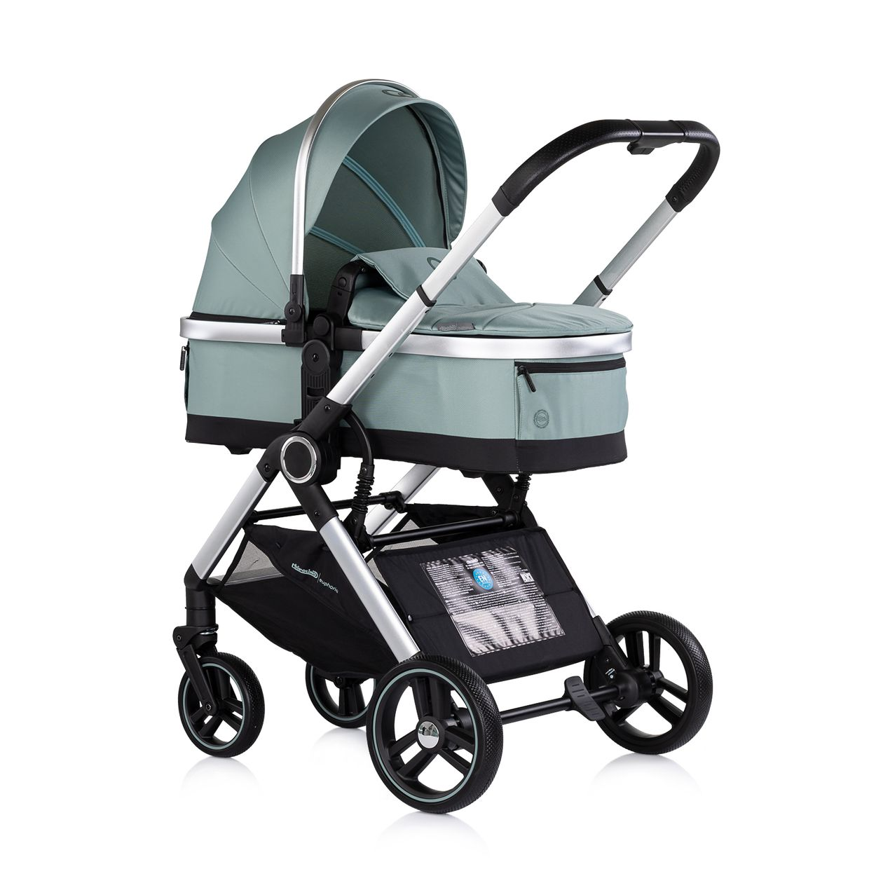 Ein grüner Kinderwagen mit silbernem Rahmen, schwarzem Griff und Ablage.