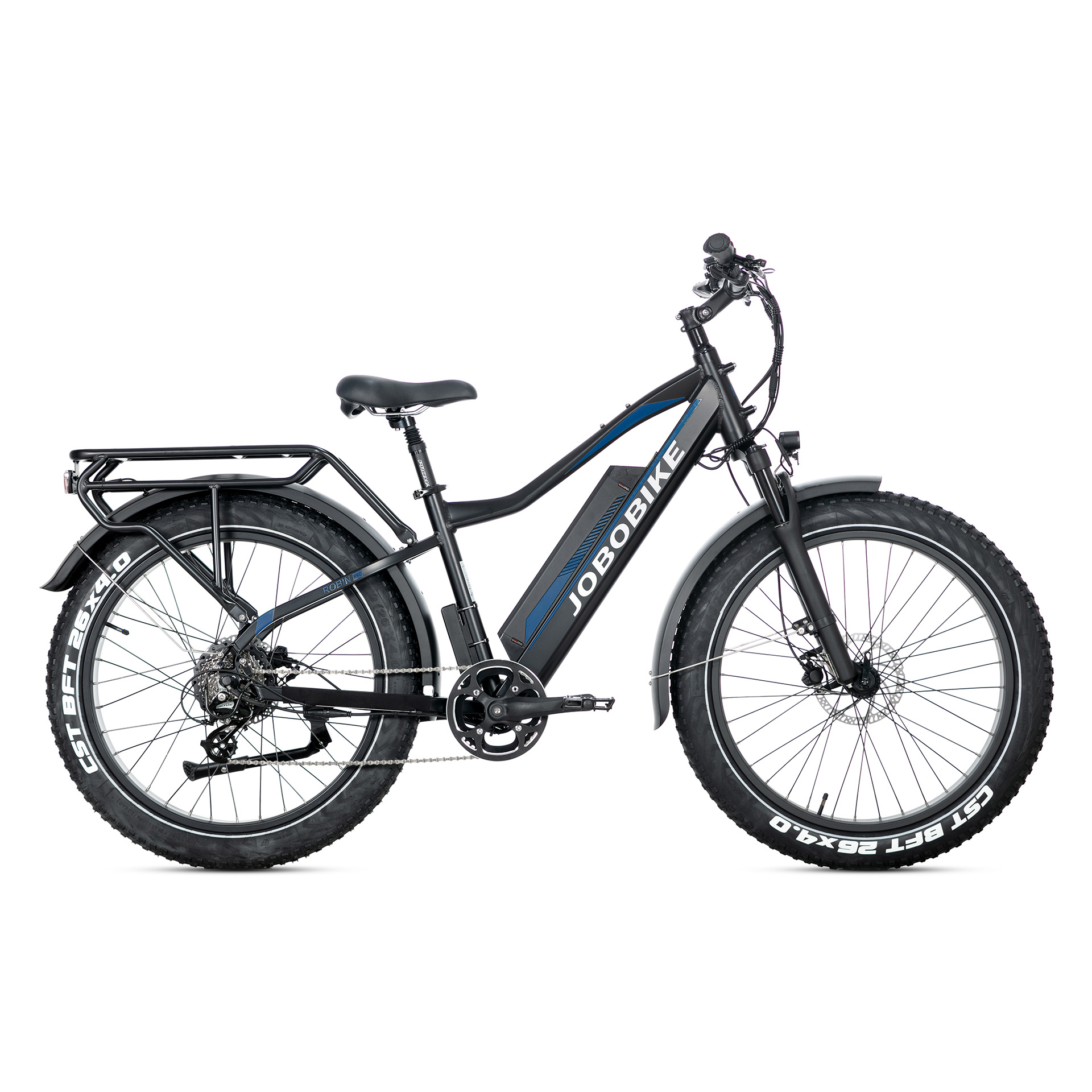 Schwarzes E-Bike mit breiten Reifen, Gepäckträger und blaue Akzentstreifen.