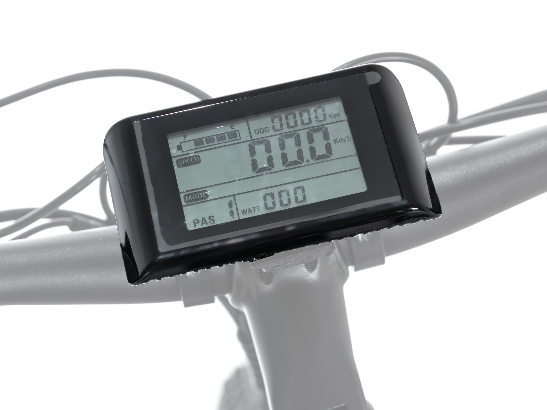 Digitales Display eines Fahrradcomputers zeigt Geschwindigkeit, Kilometerstand und Watt.