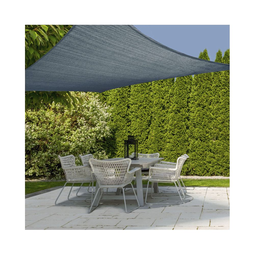 Un set da pranzo da patio con un parasole grigio su tavolo e sedie.