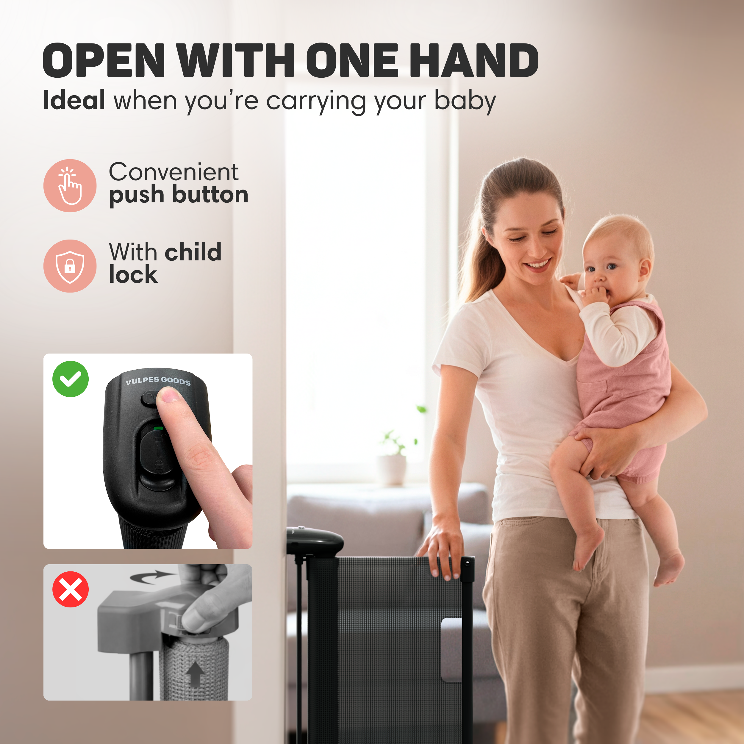 Een vrouw houdt een baby vast. Een hekje met drukknop en kinderbeveiliging.