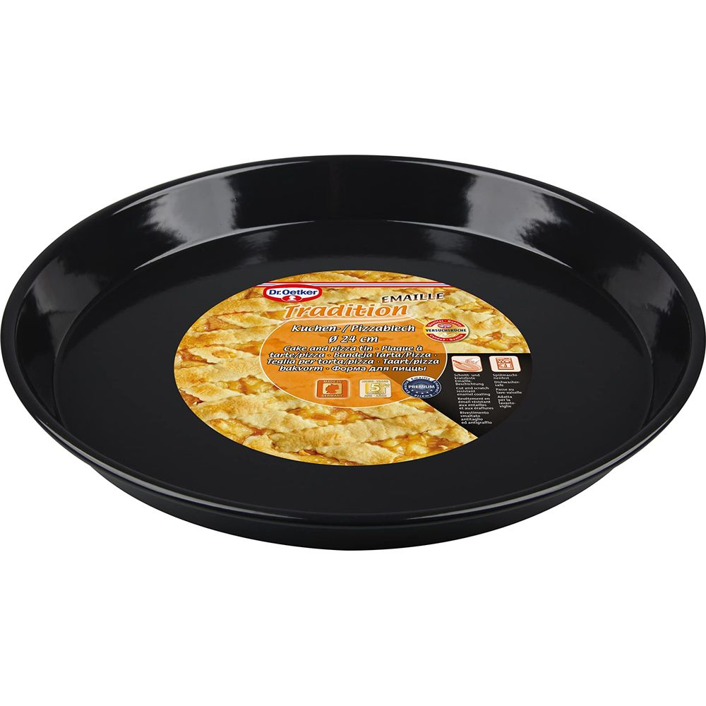 Schwarze runde Kuchen- und Pizzablech von Dr. Oetker mit Etikett.