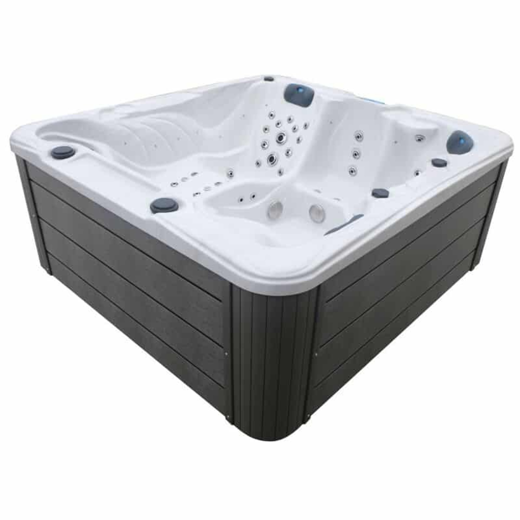 Un jacuzzi blanco con revestimiento de madera oscura y chorros.