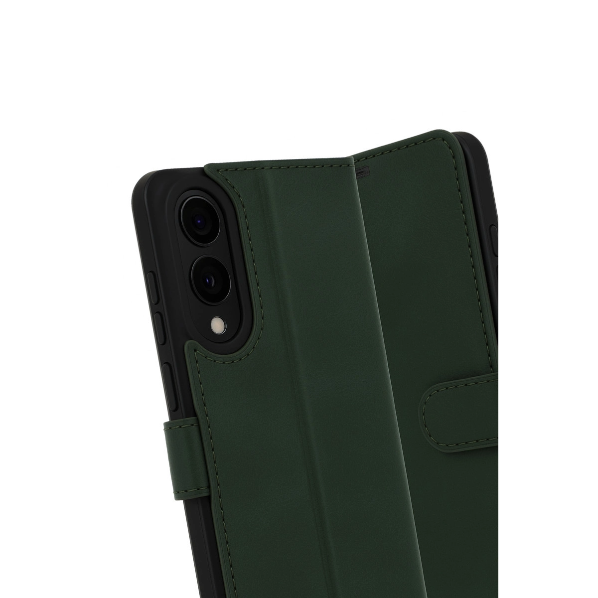 Kamera kesimli ve kapalı kapaklı koyu yeşil telefon kılıfı.