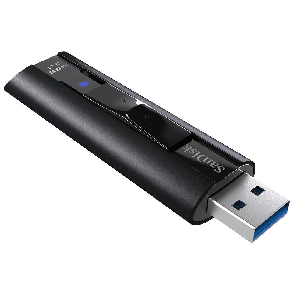 Czarny pendrive SanDisk USB 3.1 z niebieskim złączem USB i niebieską diodą.