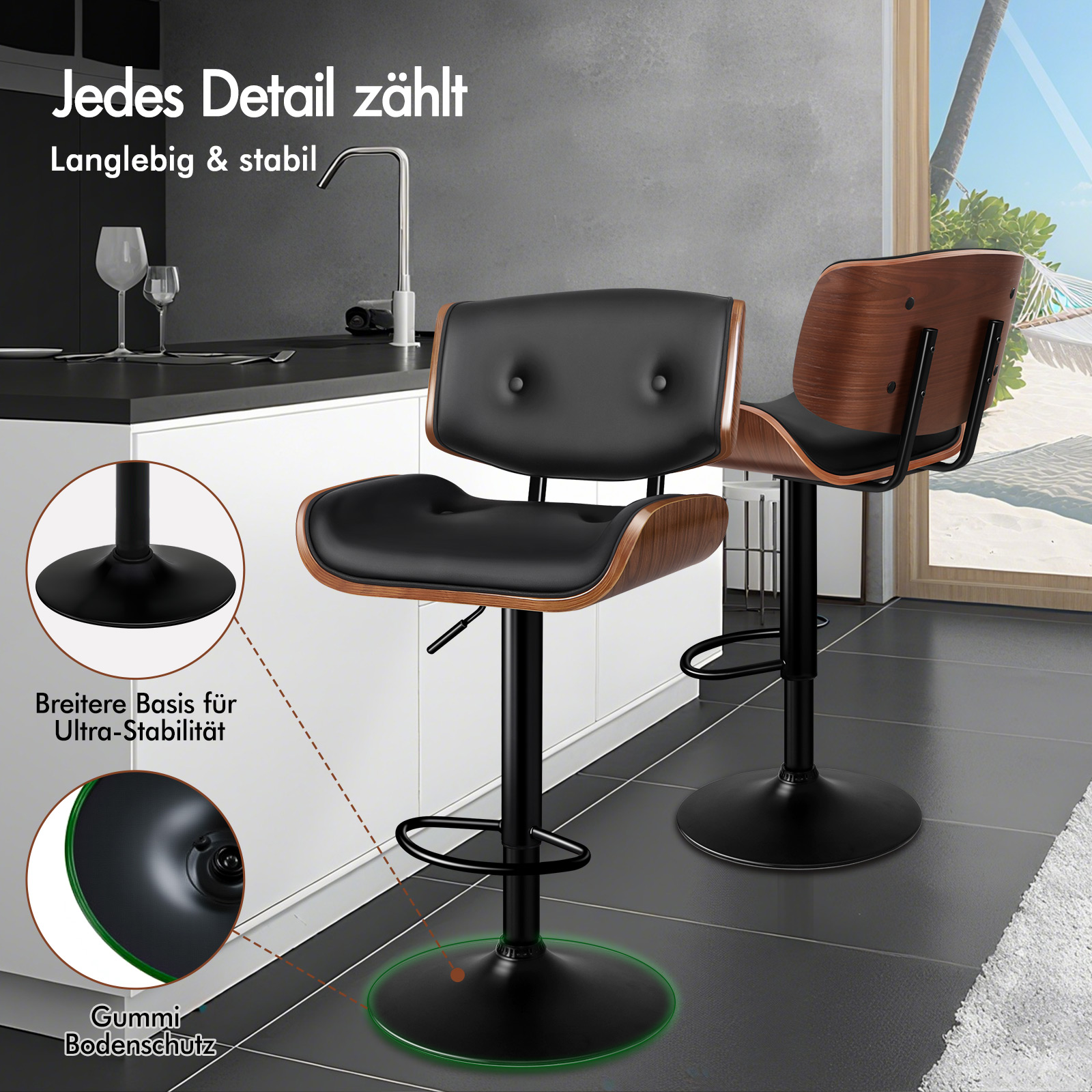 Schwarze Barhocker mit Holzdetails stehen in einer modernen Küche.