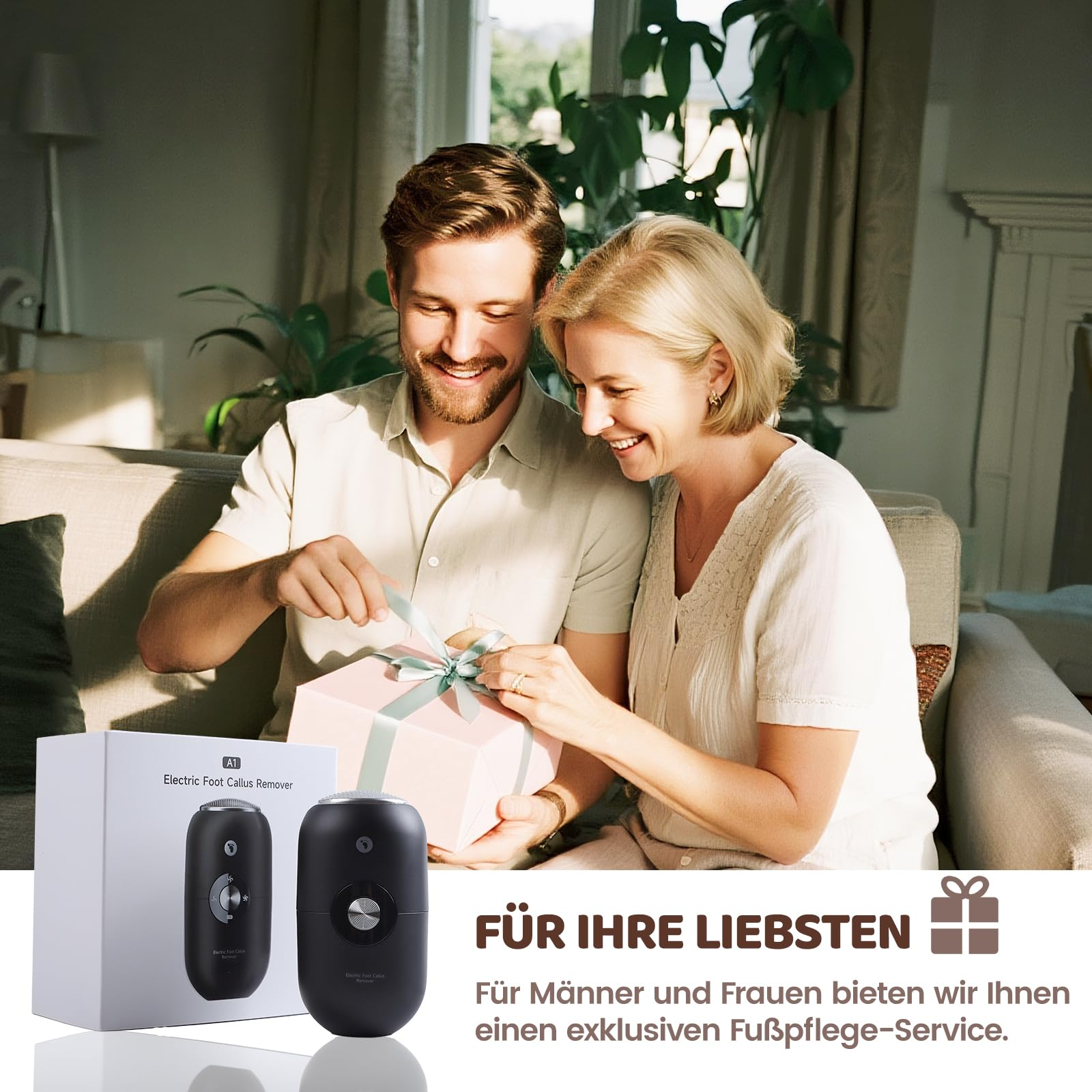 Mann und Frau packen Geschenk aus. Produktpackung mit Hornhautentferner.