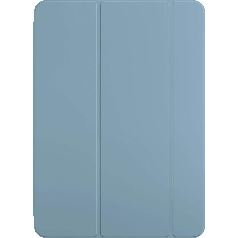 Una funda azul claro para tableta con tres pliegues verticales en el frente.