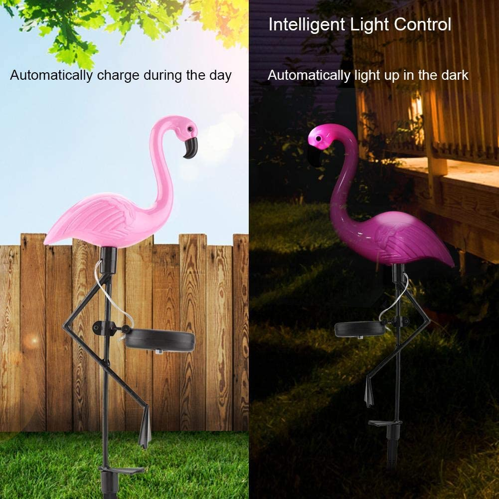 Rosa Flamingo-Lampe lädt tagsüber und leuchtet nachts.