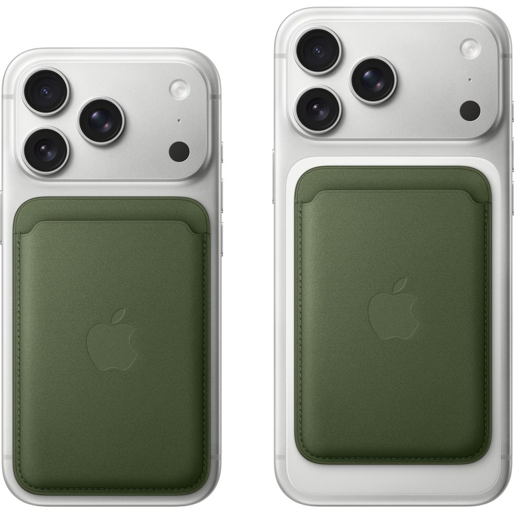 Due iPhone bianchi con porta carte in pelle verde sul retro.