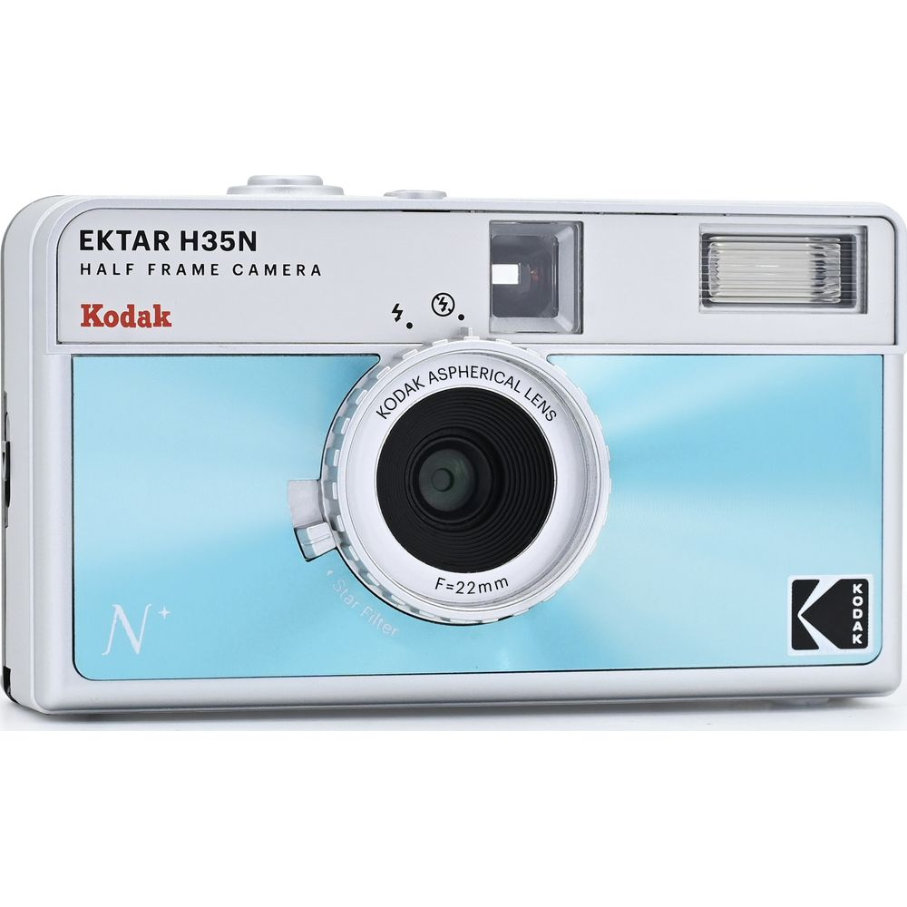 Eine weiße Kodak Ektar H35N Halbformatkamera mit blauem Akzent und Linse.
