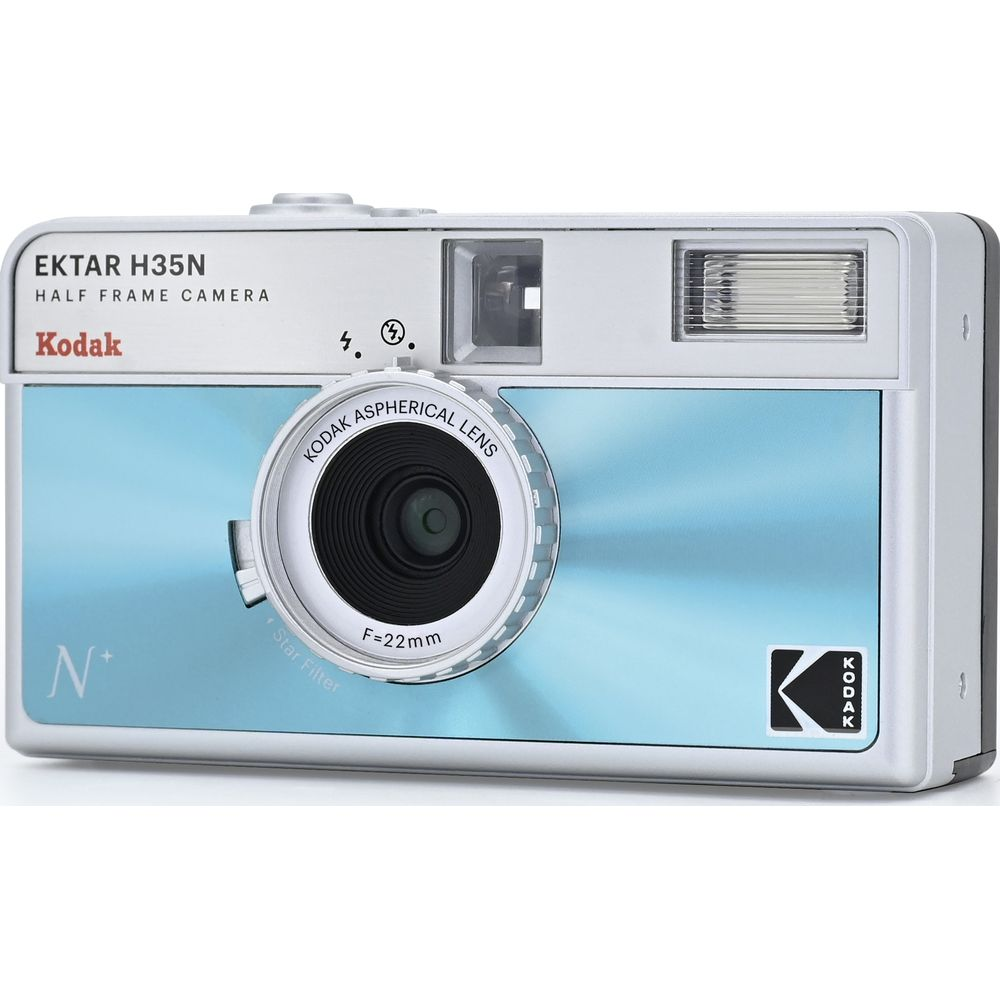 Silberne Kodak Ektar H35N Kamera mit blauem Vorderteil und Linse.