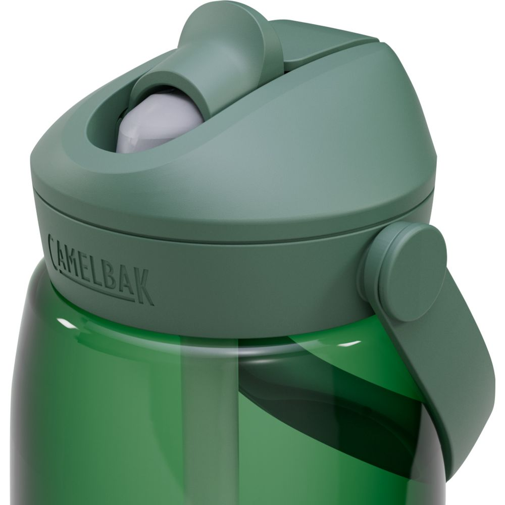 Grüne Camelbak-Wasserflasche mit Strohhalm und Klappdeckel.