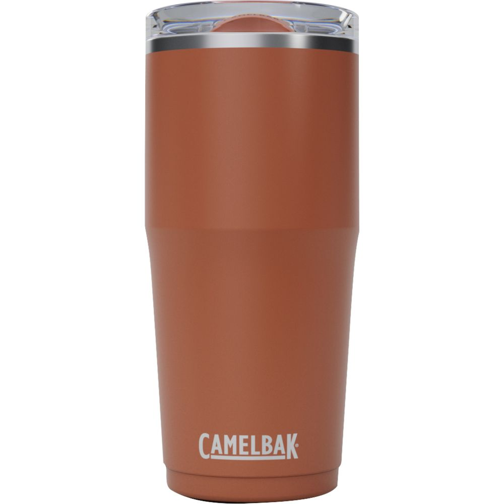 Ein brauner Camelbak Becher mit silbernem Rand und durchsichtigem Deckel.