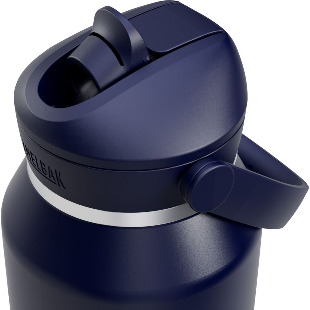 Dunkelblaue Trinkflasche mit silbernem Ring und Klappdeckel mit Griff.