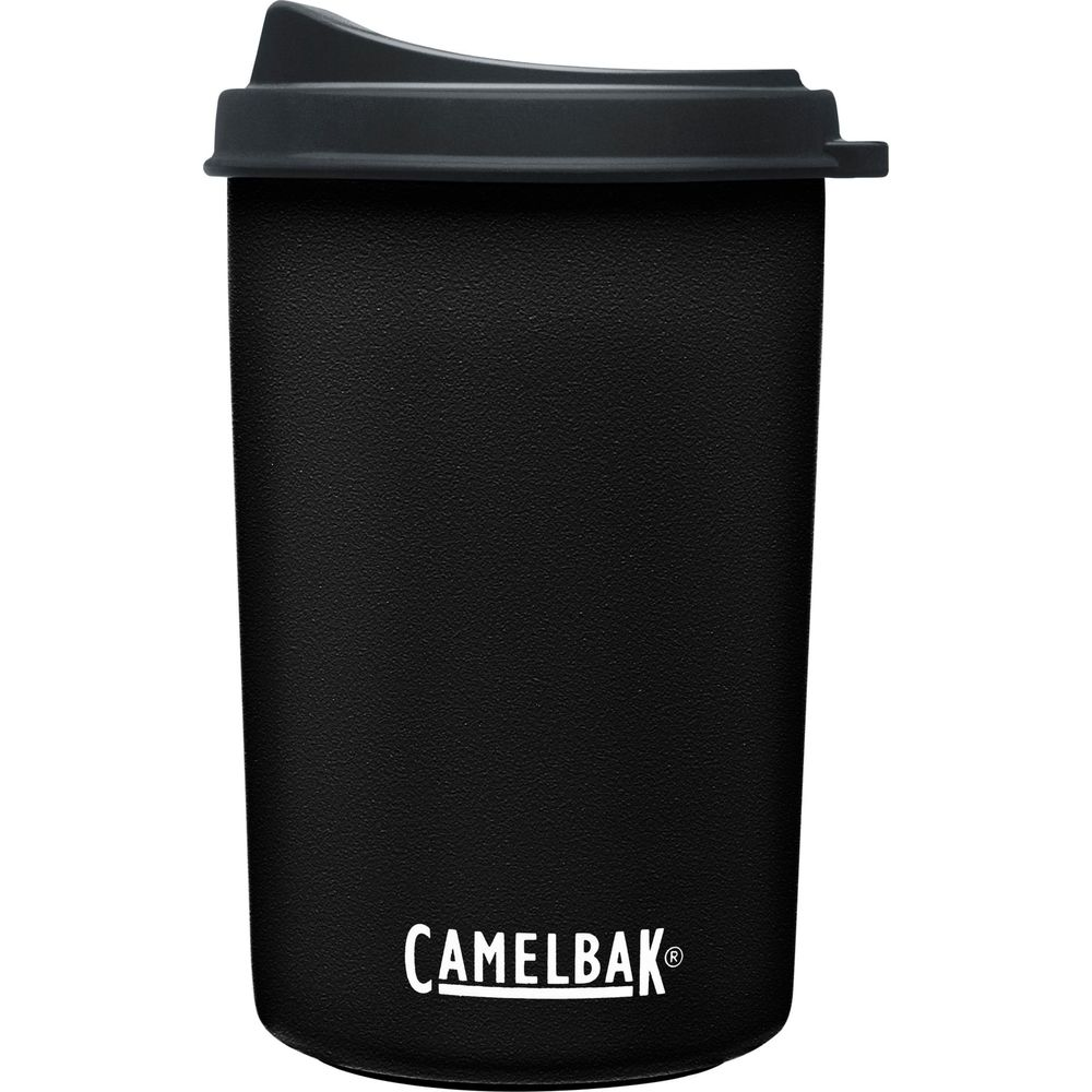 Schwarzer Becher mit Deckel und Camelbak-Logo.