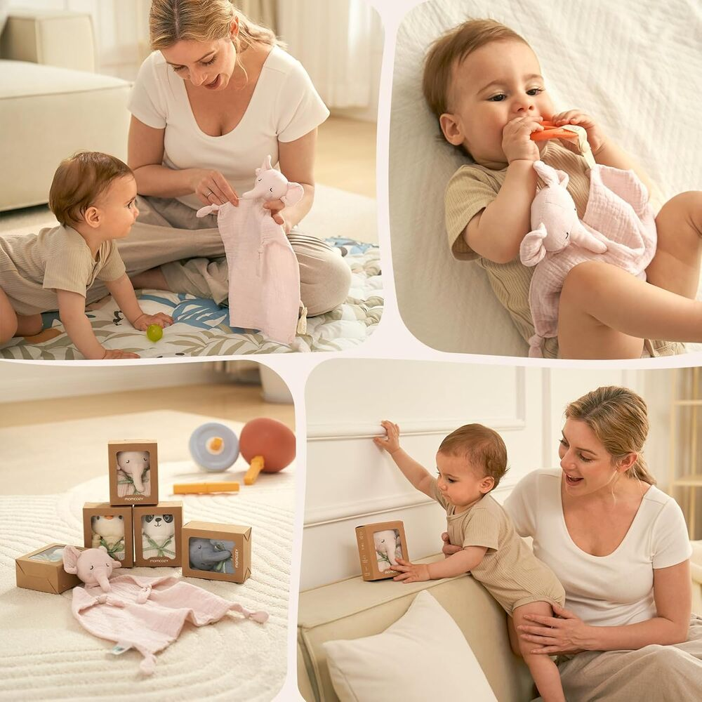 Frau spielt mit Baby und Elefantenspielzeug, Baby kaut auf einem Beißring.