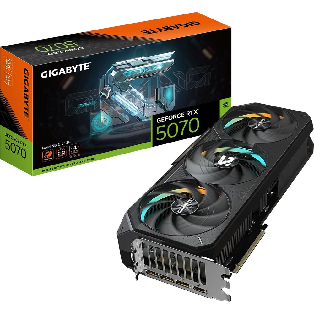 Karta graficzna Gigabyte RTX 5070 i pudełko na białym tle.