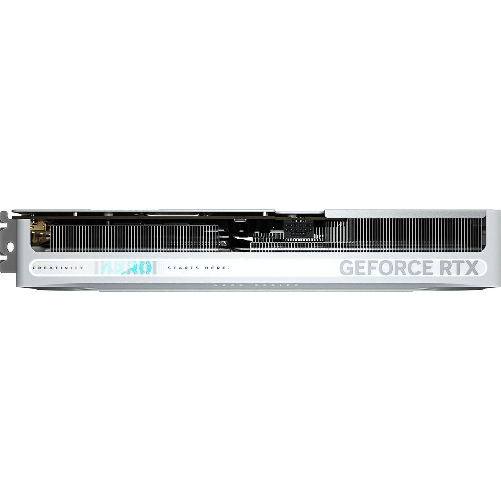 Biała karta graficzna z srebrnymi kratkami wentylatora i napisem "GEFORCE RTX".