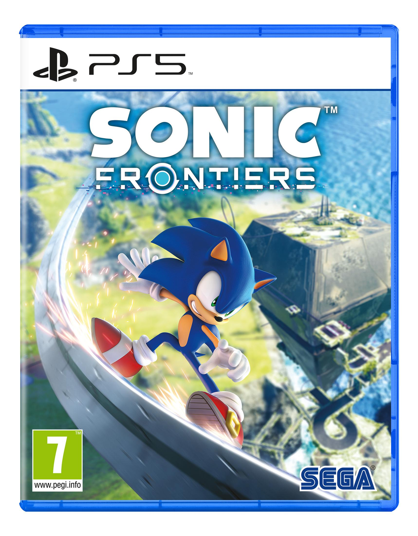 Sonic the Hedgehog corre su una pista futuristica, con loghi PS5 e SEGA.