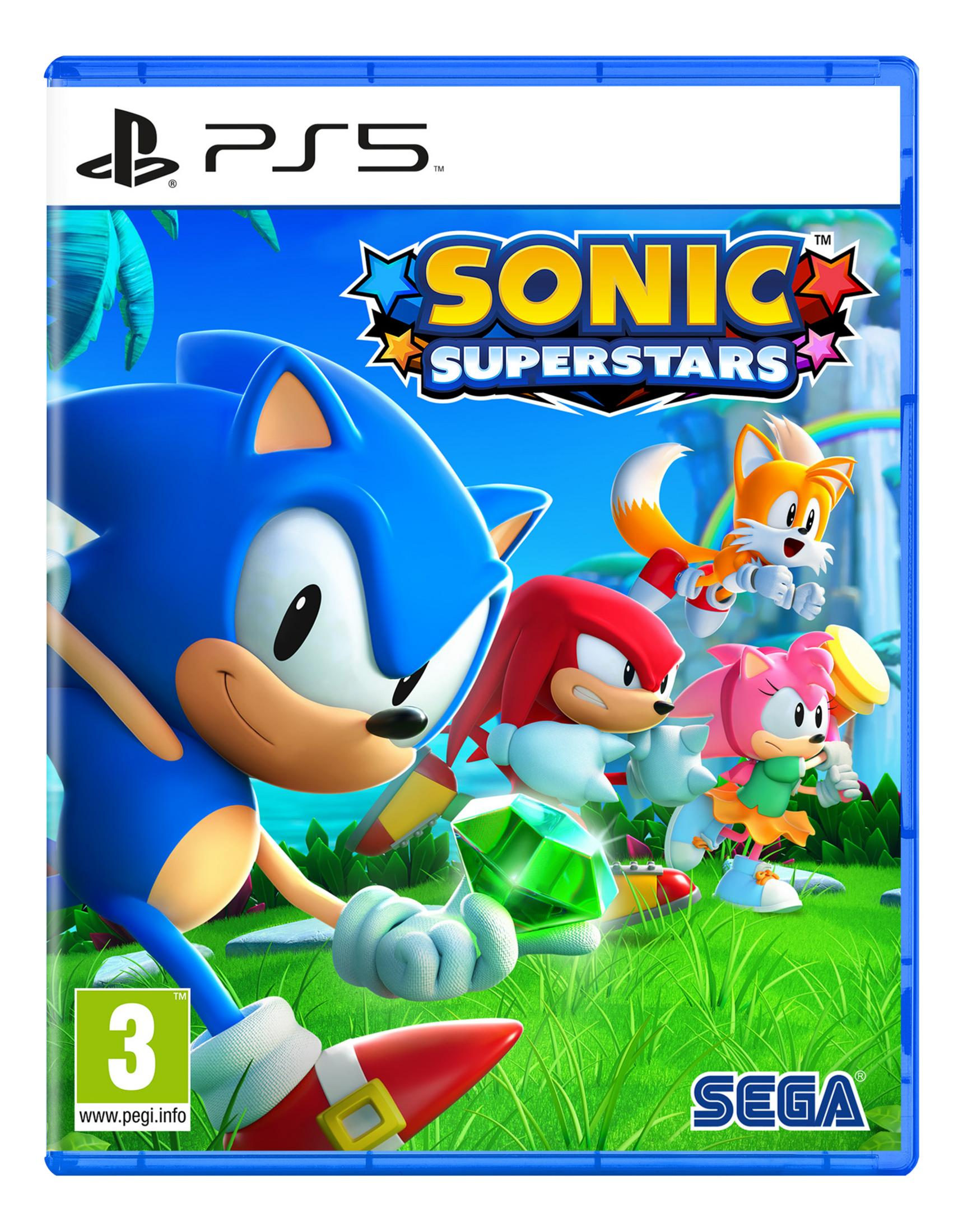 Sonic e amici su un campo verde con logo PS5 e titolo Sonic Superstars.