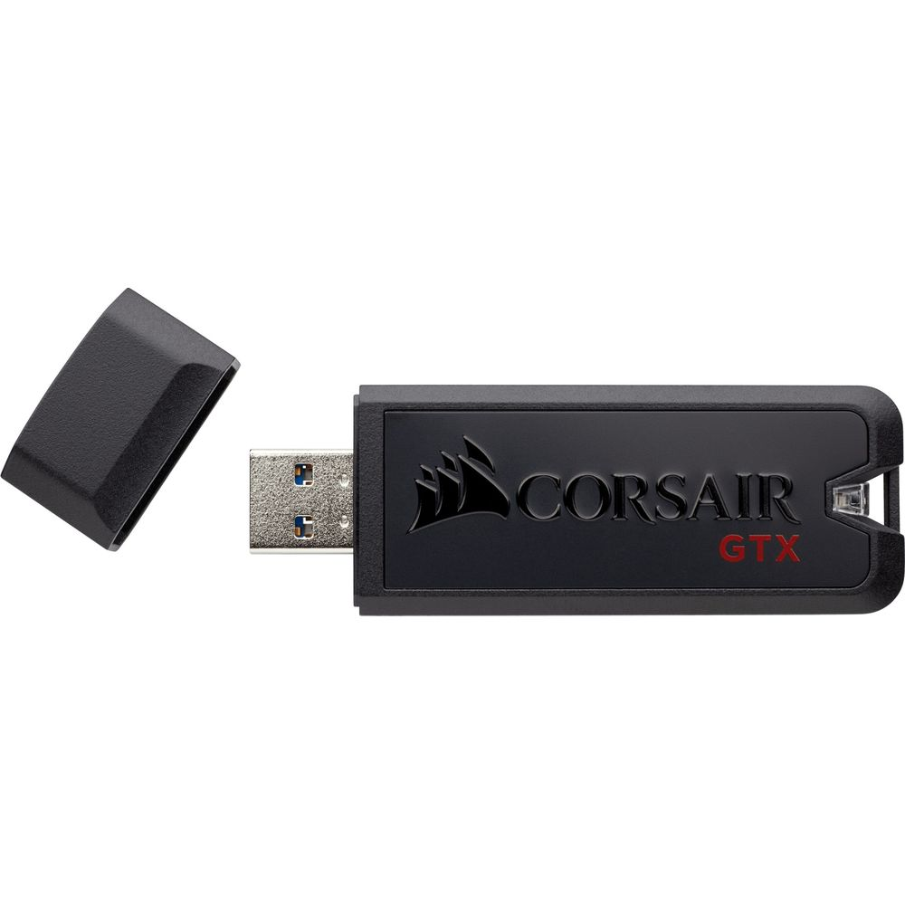 Czarny pendrive Corsair GTX ze zdjętym wieczkiem.